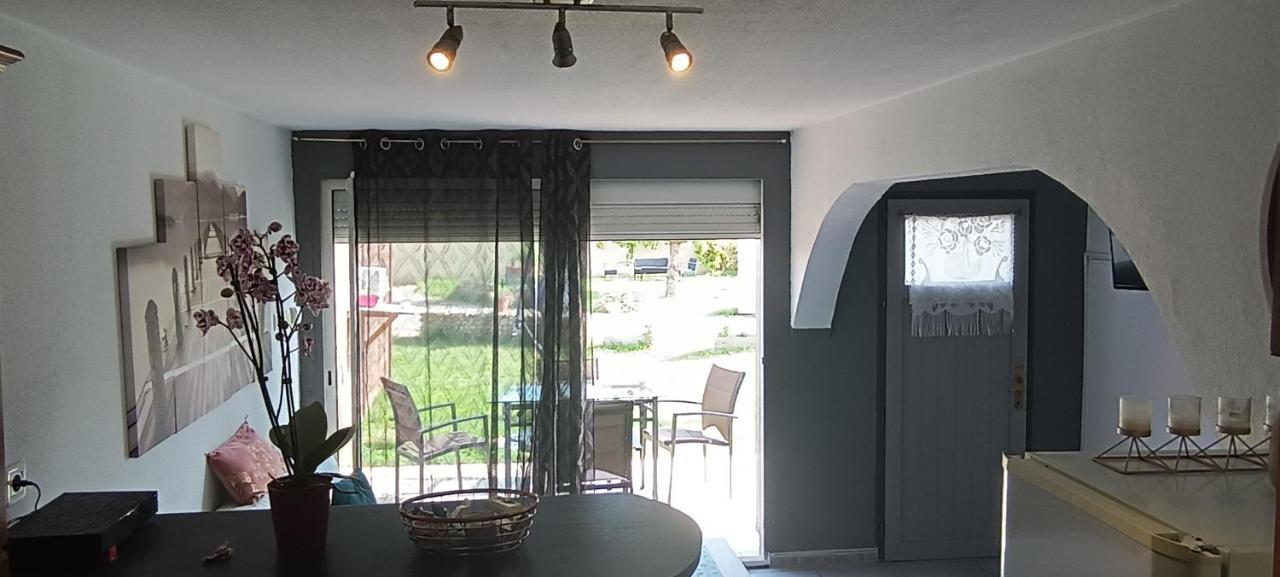 Charmante Maison Avec Piscine Anneyron Экстерьер фото